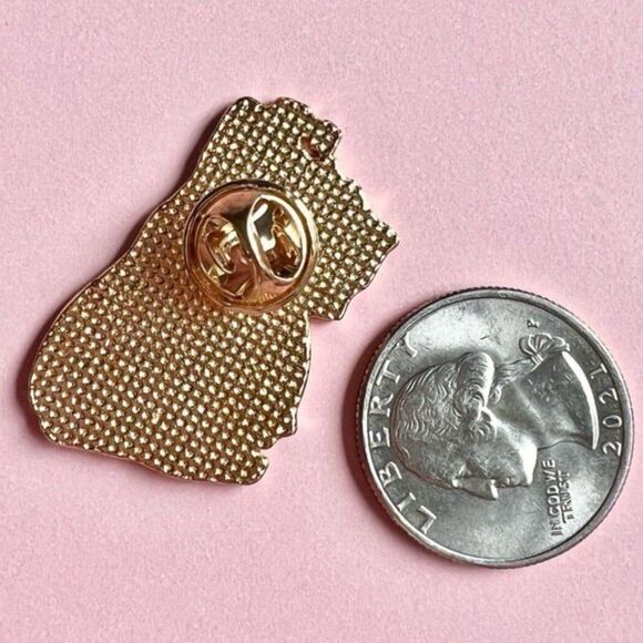 Pokemon Balbasaur Muscles Gold Enamel Pin - Picture 3 of 3